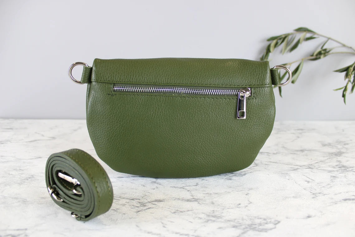 Khaki Grüne Ledertasche mit Riemen