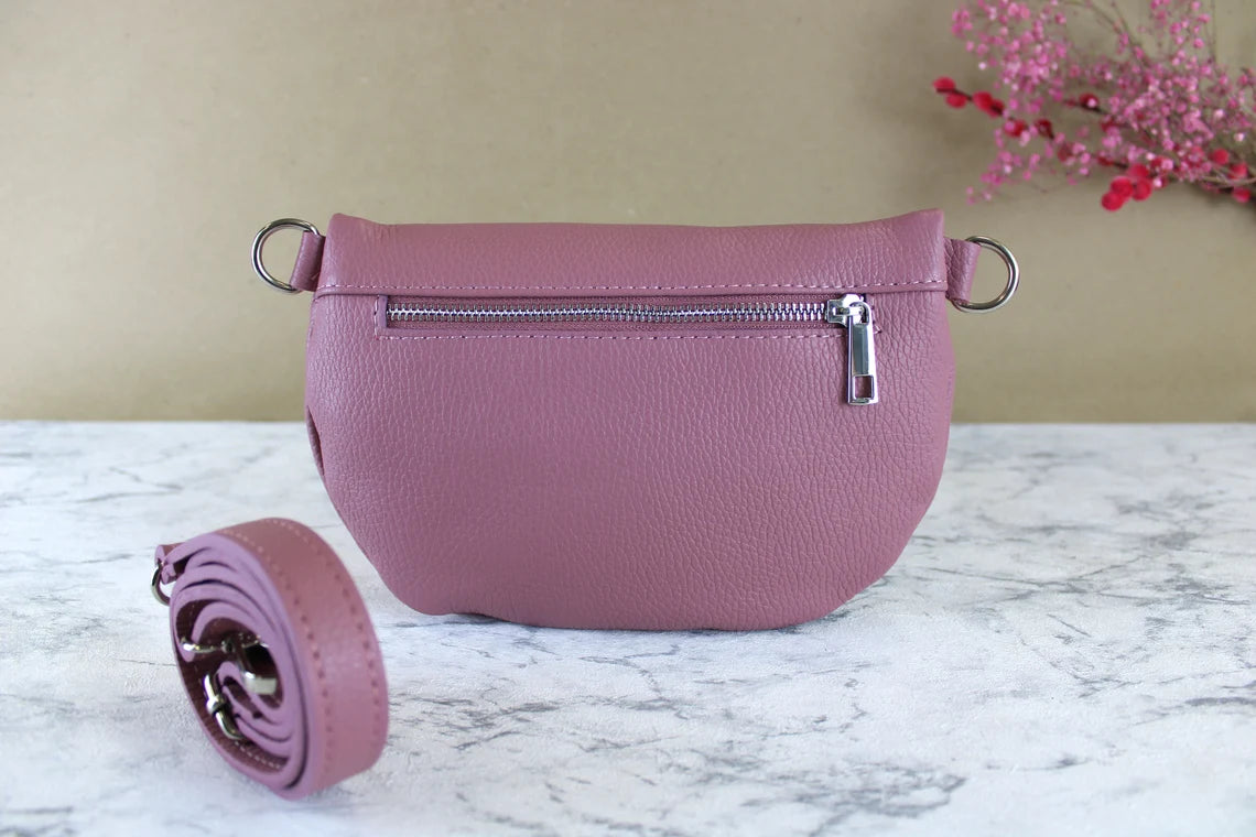 Rosa Ledertasche mit Riemen – Stilvolle Handtasche für Jeden Anlass