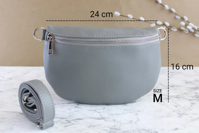 Helle Blaue Ledertasche mit Riemen – Stilvolle Umhängetasche für Jeden Anlass